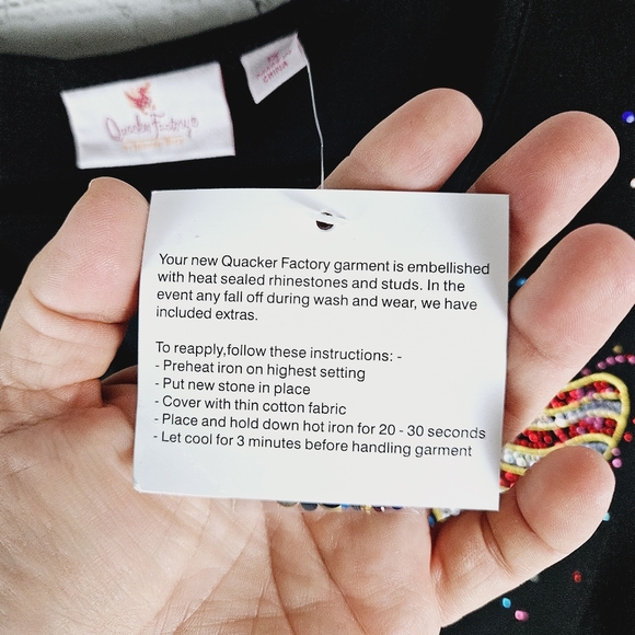 QUACKER FACTORY | bejeweled bedazzled flag heart v-neck short sleeve tee t-shirt - Picture 5 of 7